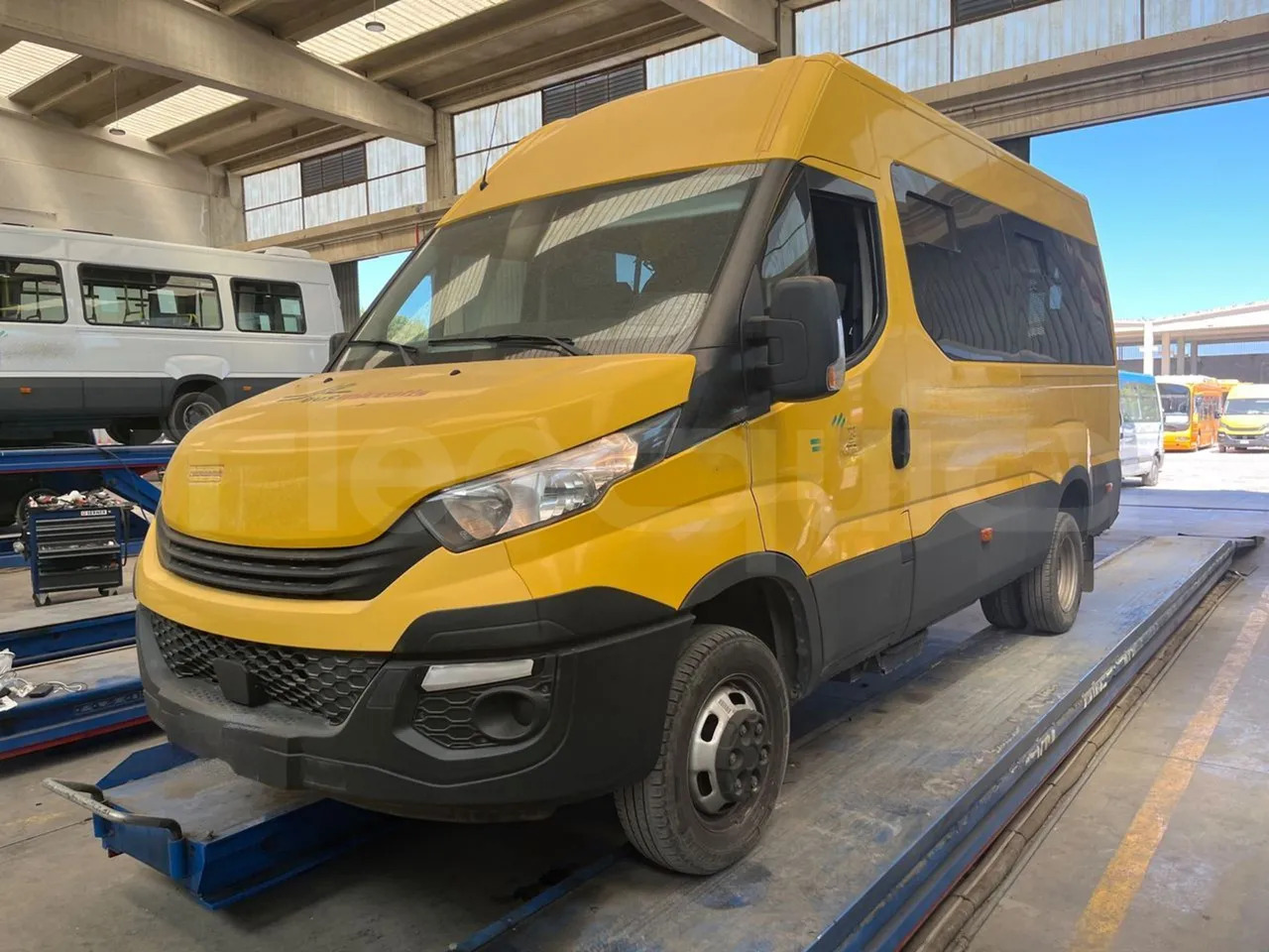 Iveco Daily - Bus sekolah: gambar 4 Iveco Daily - Bus sekolah: gambar 4