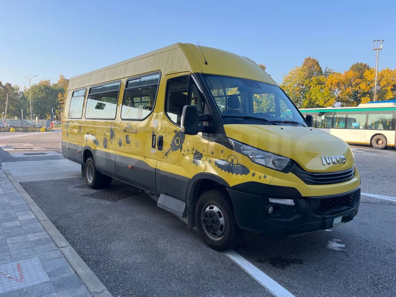 Iveco Daily - Bus sekolah: gambar 1 Iveco Daily - Bus sekolah: gambar 1