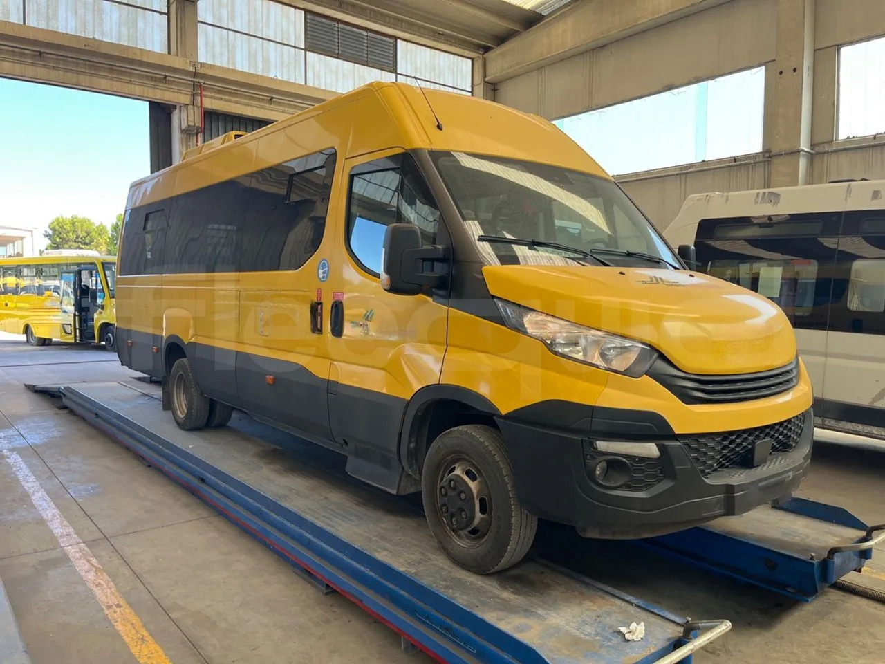 Iveco Daily - Bus sekolah: gambar 1 Iveco Daily - Bus sekolah: gambar 1