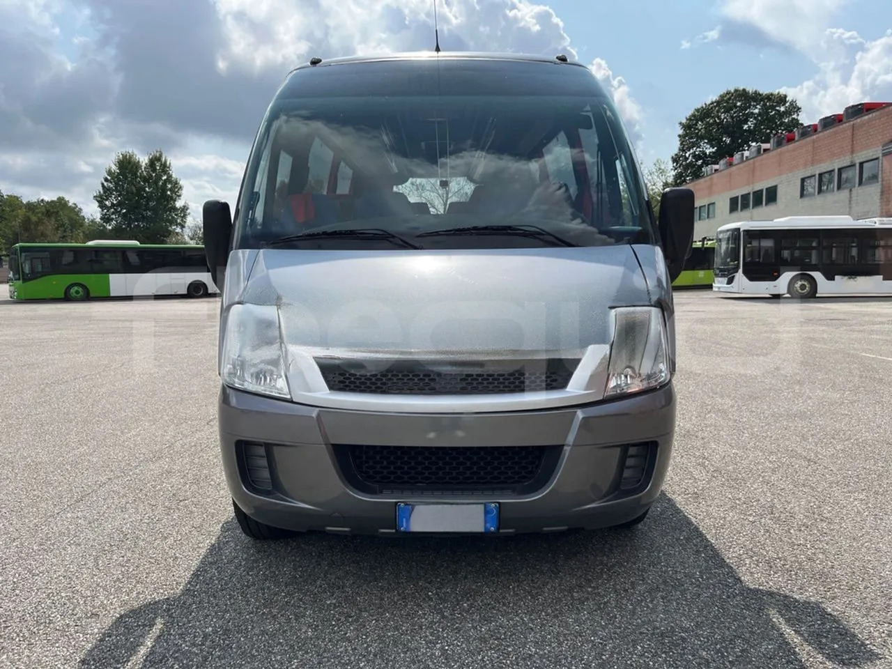 Iveco Daily - Bus pariwisata: gambar 2 Iveco Daily - Bus pariwisata: gambar 2