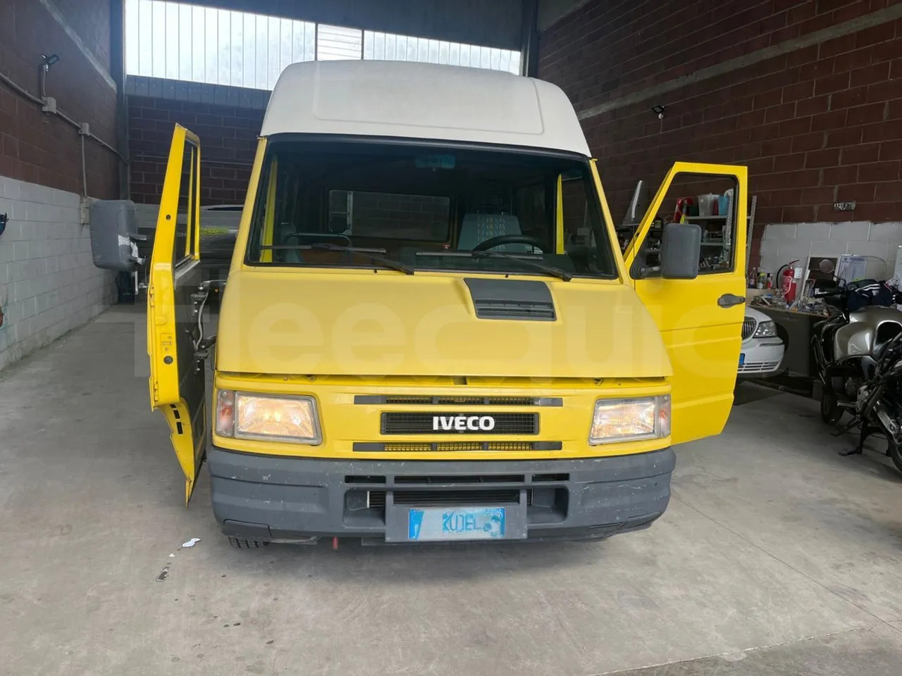 Iveco Daily - Bus sekolah: gambar 2 Iveco Daily - Bus sekolah: gambar 2