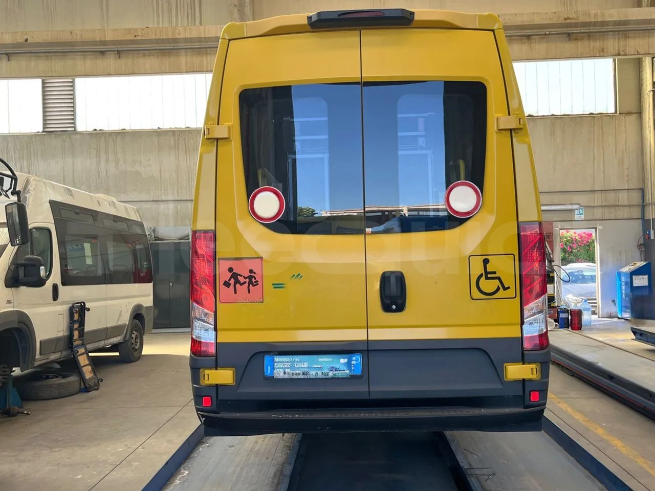 Iveco Daily - Bus sekolah: gambar 5 Iveco Daily - Bus sekolah: gambar 5