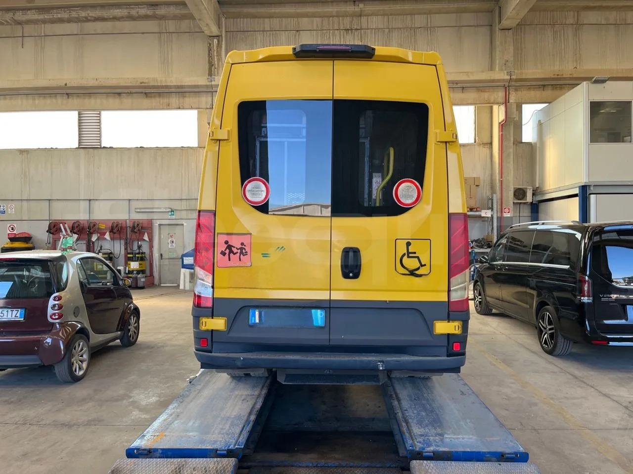 Iveco Daily - Bus sekolah: gambar 4 Iveco Daily - Bus sekolah: gambar 4