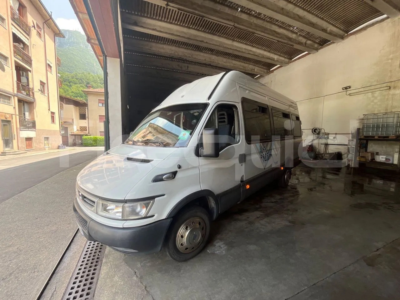 Iveco Daily - Bus mini, Van penumpang: gambar 1 Iveco Daily - Bus mini, Van penumpang: gambar 1