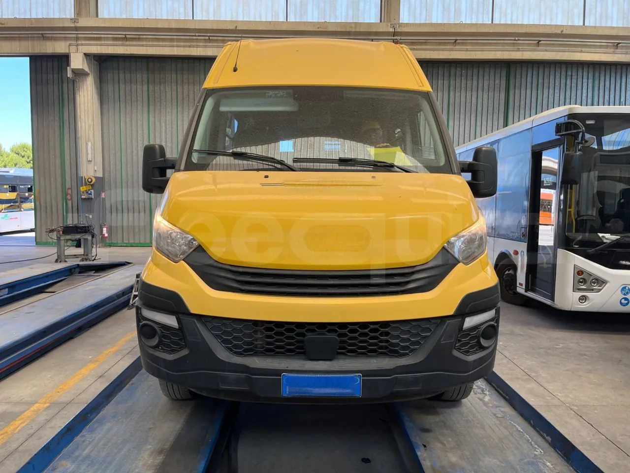 Iveco Daily - Bus sekolah: gambar 2 Iveco Daily - Bus sekolah: gambar 2