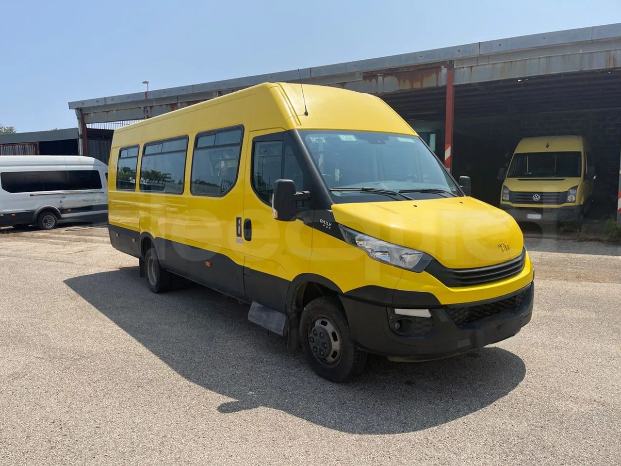 Iveco Daily - Bus sekolah: gambar 1 Iveco Daily - Bus sekolah: gambar 1