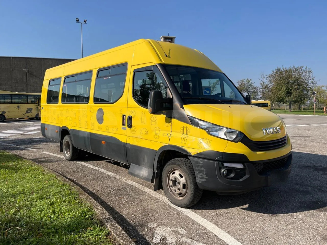 Iveco Daily - Bus sekolah: gambar 1 Iveco Daily - Bus sekolah: gambar 1