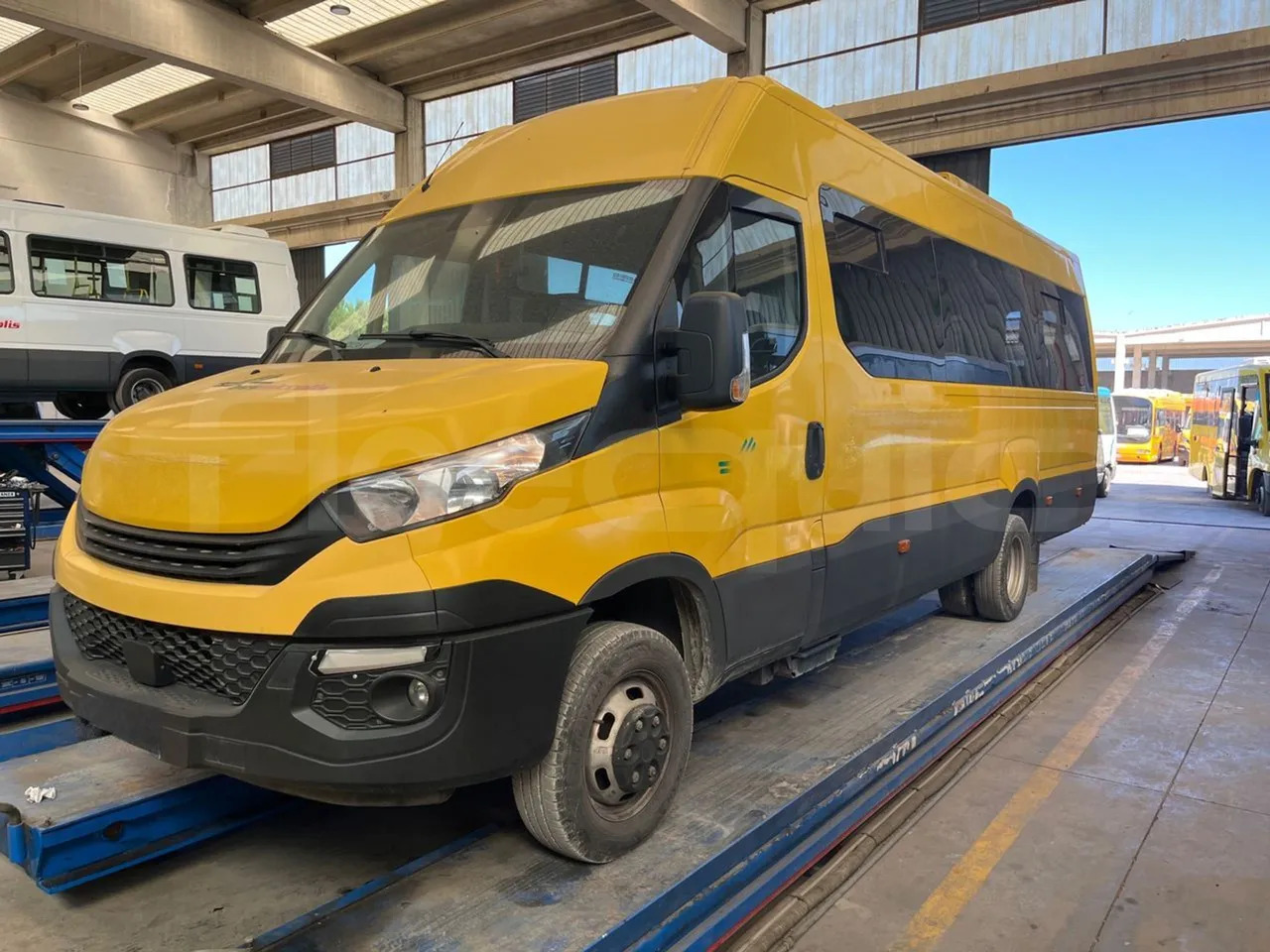 Iveco Daily - Bus sekolah: gambar 4 Iveco Daily - Bus sekolah: gambar 4