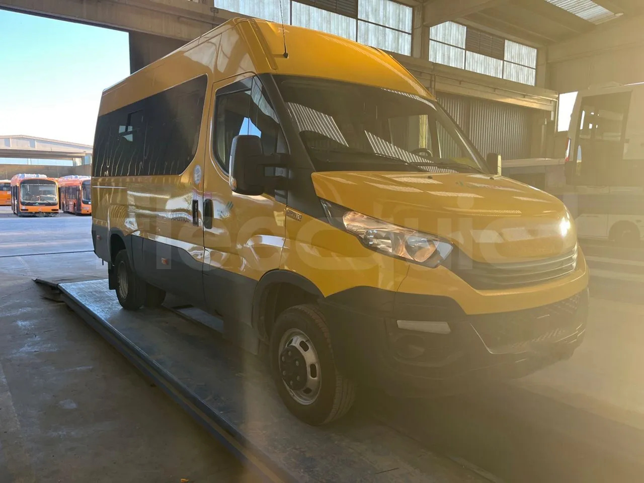 Iveco Daily - Bus sekolah: gambar 1 Iveco Daily - Bus sekolah: gambar 1