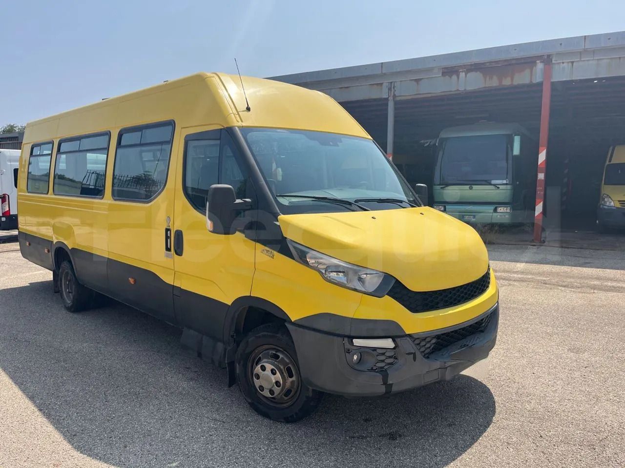 Iveco Daily - Bus sekolah: gambar 1 Iveco Daily - Bus sekolah: gambar 1