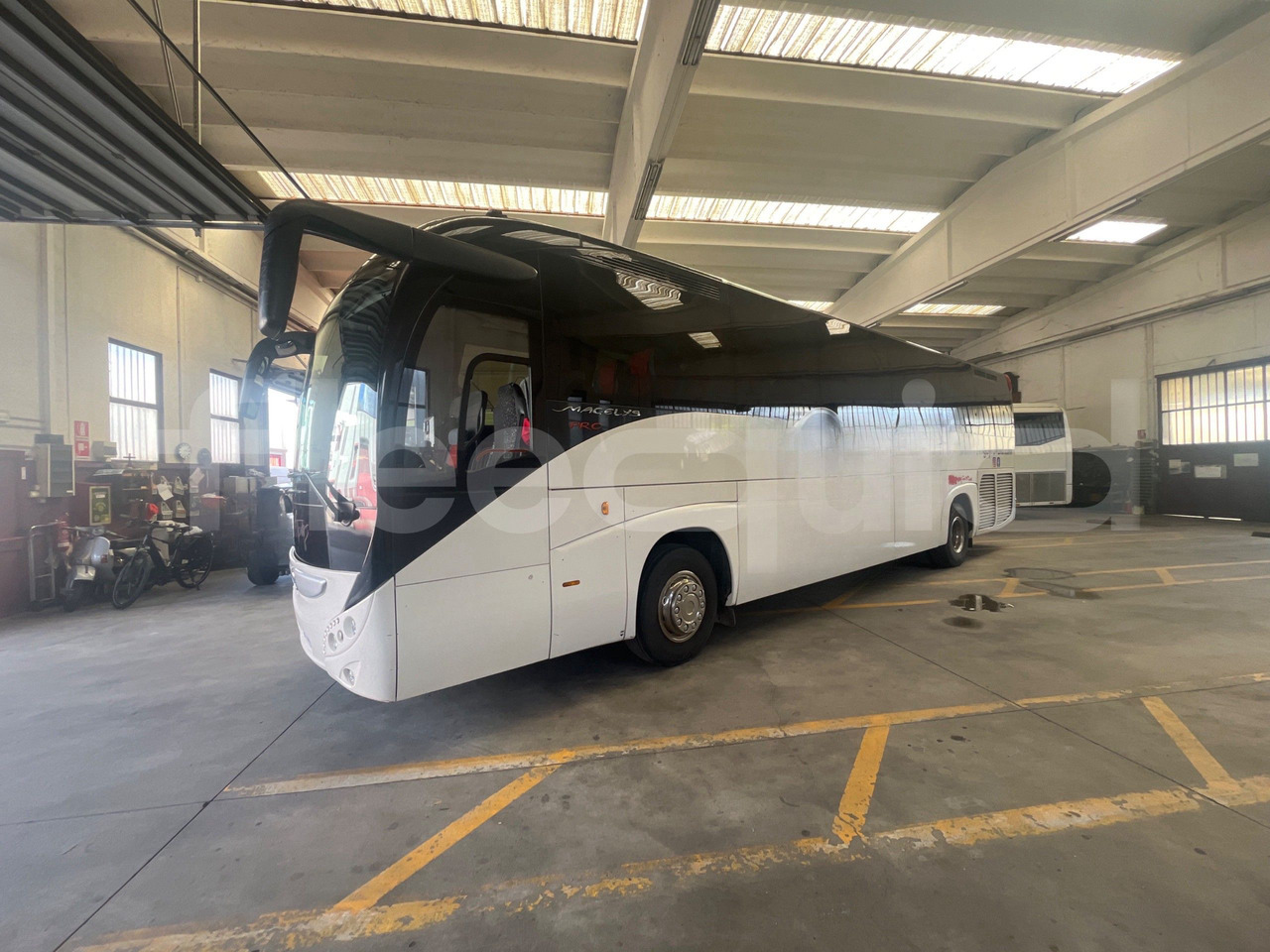 Iveco Magelys - Bus pariwisata: gambar 1 Iveco Magelys - Bus pariwisata: gambar 1