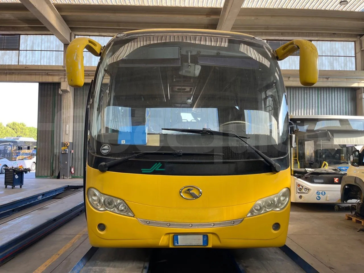 King Long XMQ6800 - Bus pariwisata: gambar 2 King Long XMQ6800 - Bus pariwisata: gambar 2