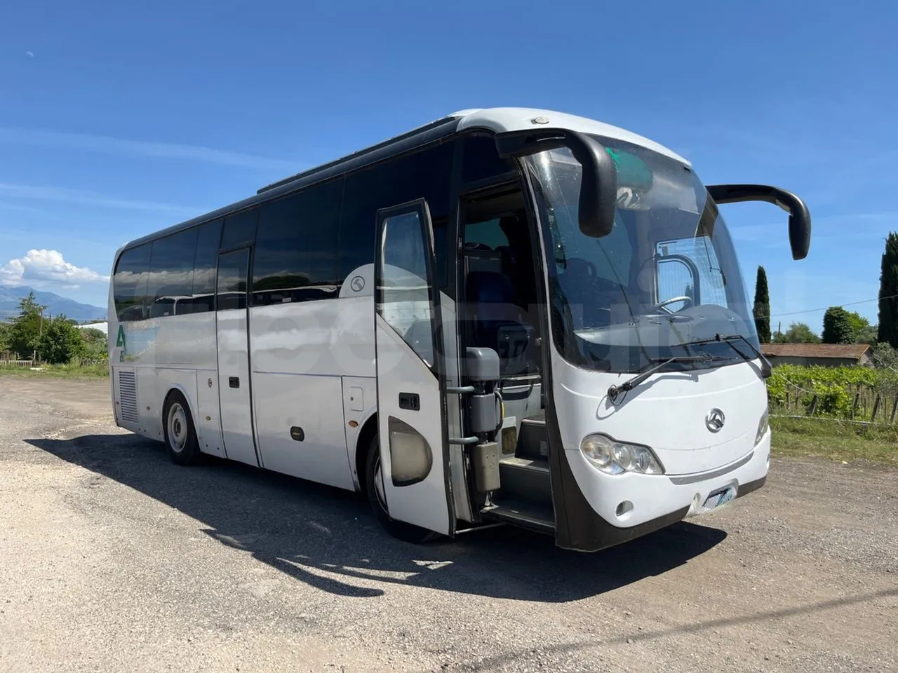 King Long XMQ6900 - Bus pariwisata: gambar 1 King Long XMQ6900 - Bus pariwisata: gambar 1
