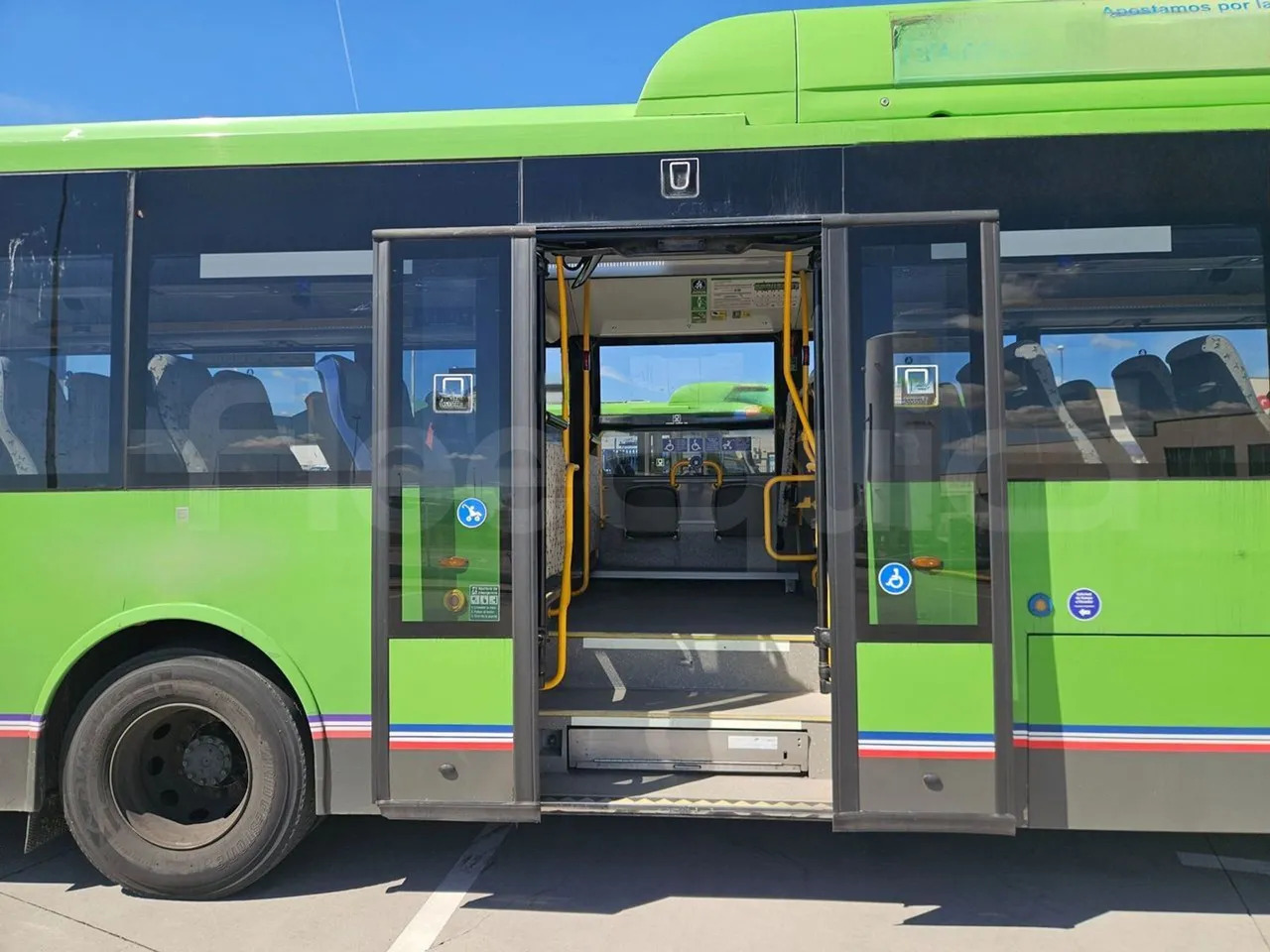 Bus kota Man Castrosua: gambar 16