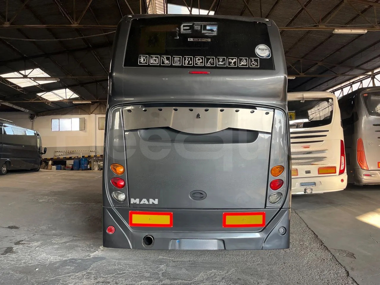 Man Stellae RR2 - Bus pariwisata: gambar 5 Man Stellae RR2 - Bus pariwisata: gambar 5