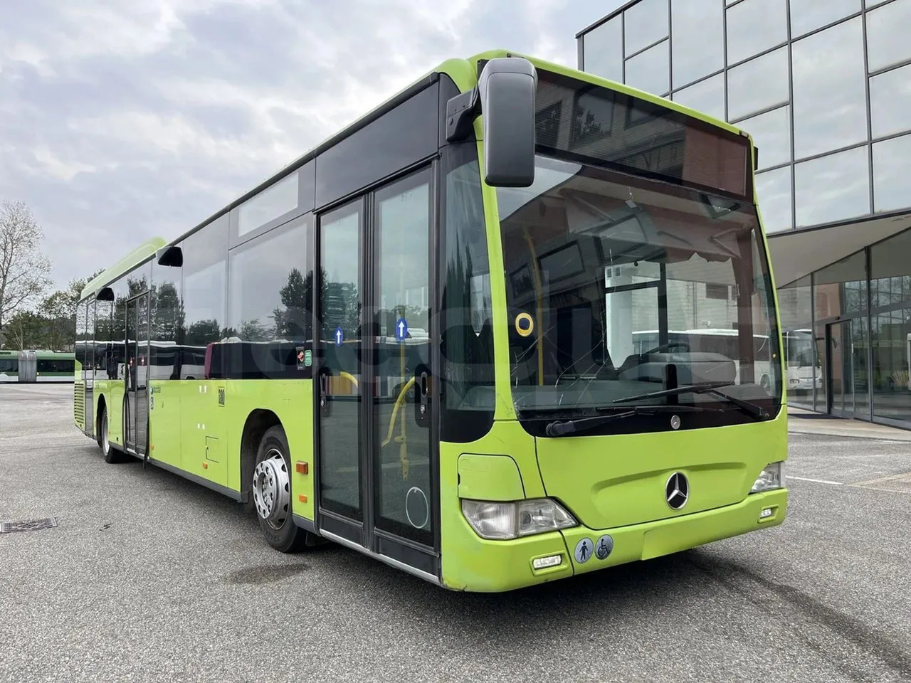 Bus kota Mercedes-Benz Citaro: gambar 1