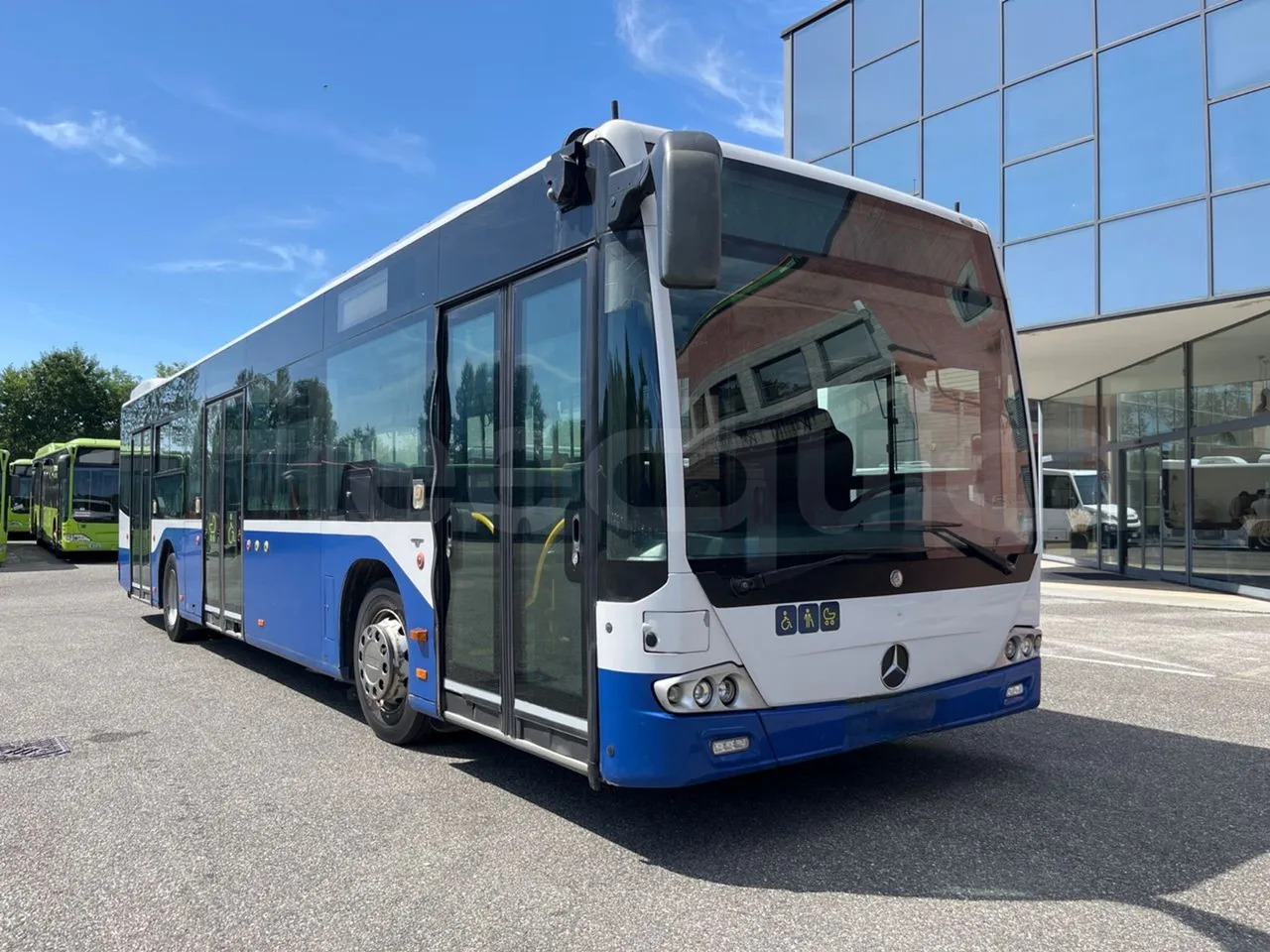 Mercedes-Benz Conecto - Bus kota: gambar 1 Mercedes-Benz Conecto - Bus kota: gambar 1