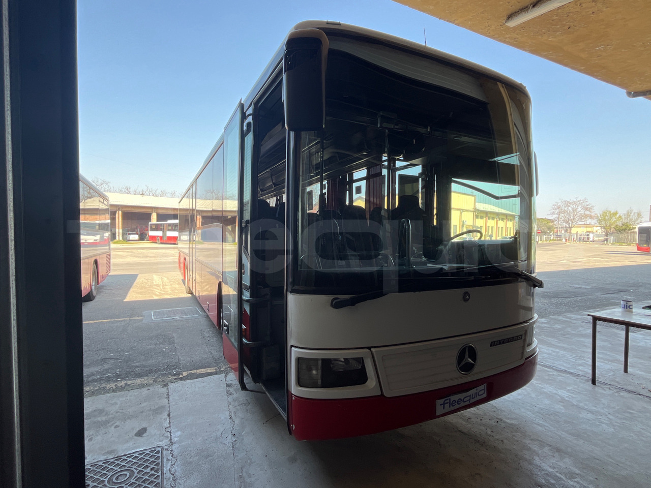 Mercedes-Benz Integro - Bus pinggiran kota: gambar 1 Mercedes-Benz Integro - Bus pinggiran kota: gambar 1