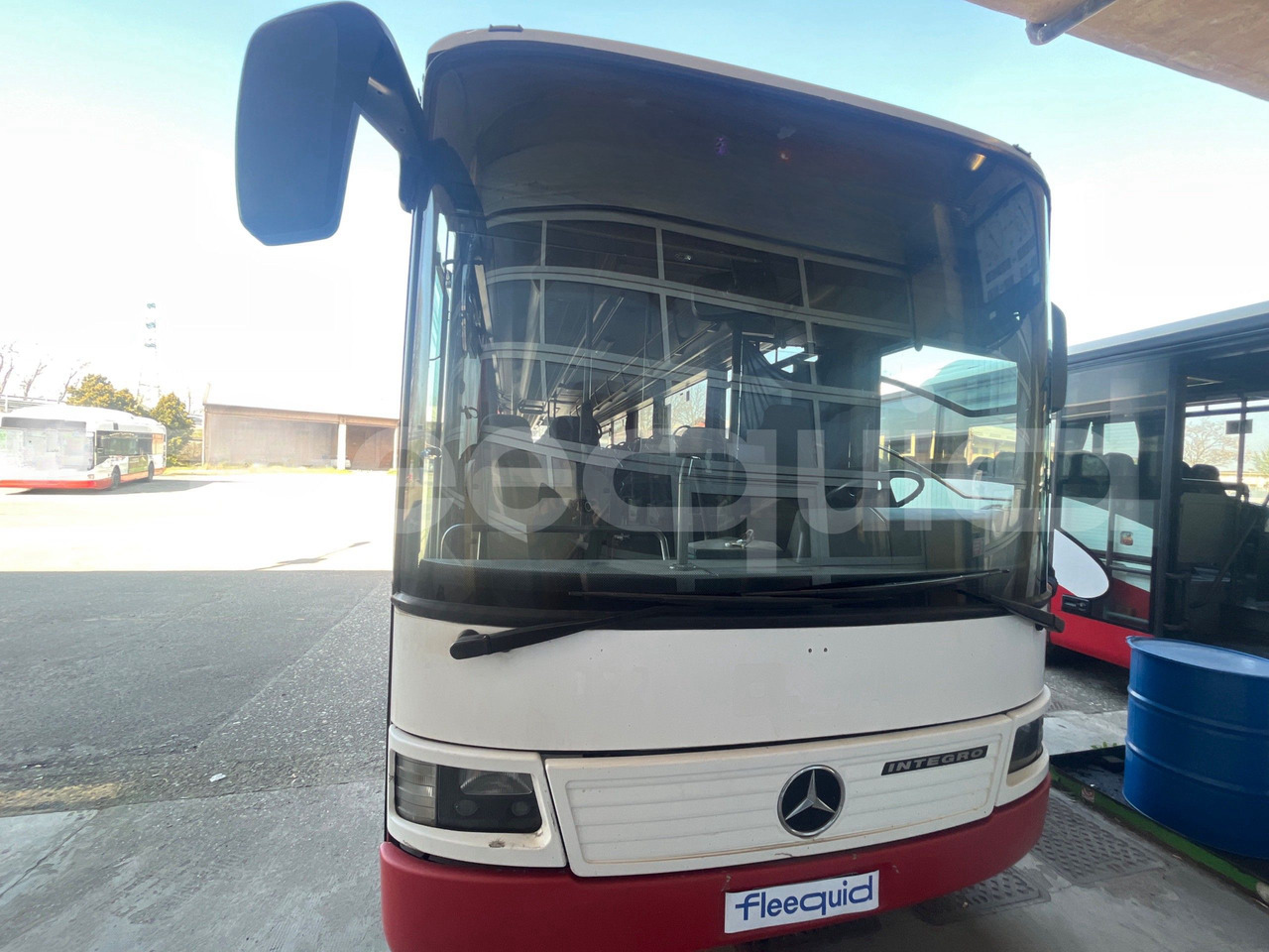 Mercedes-Benz Integro - Bus pinggiran kota: gambar 2 Mercedes-Benz Integro - Bus pinggiran kota: gambar 2