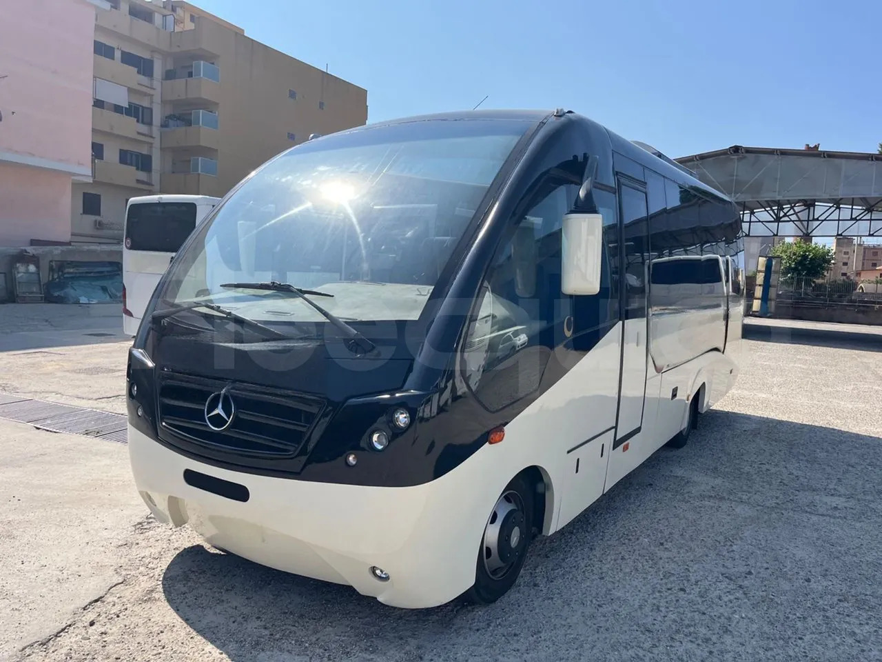 Mercedes-Benz MB 818 S - Bus pariwisata: gambar 4 Mercedes-Benz MB 818 S - Bus pariwisata: gambar 4