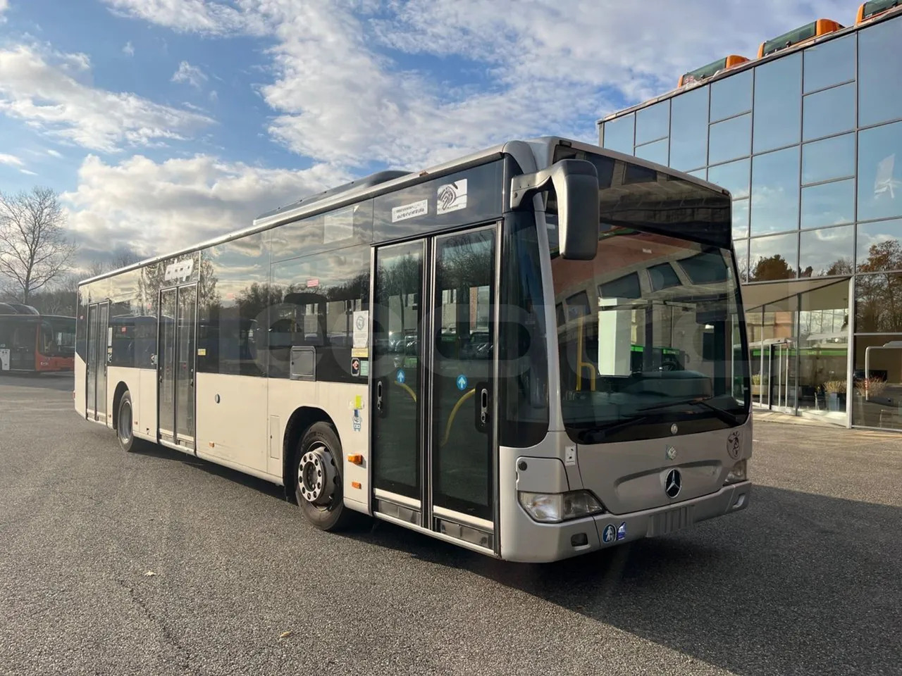 Mercedes-Benz O 530 - Bus kota: gambar 1 Mercedes-Benz O 530 - Bus kota: gambar 1