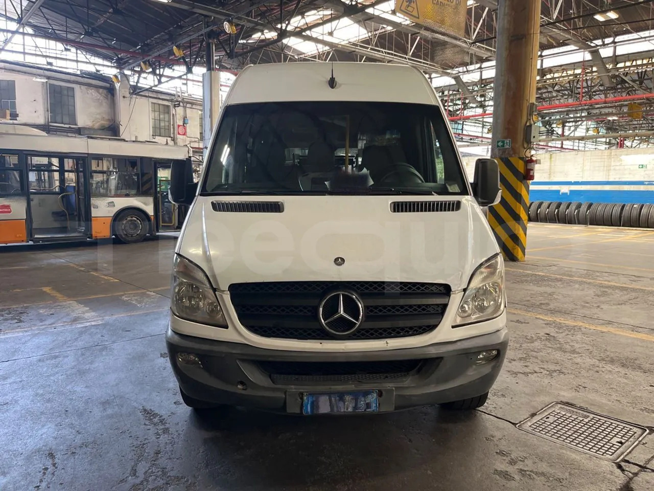 Mercedes-Benz Sprinter - Bus mini, Van penumpang: gambar 2 Mercedes-Benz Sprinter - Bus mini, Van penumpang: gambar 2