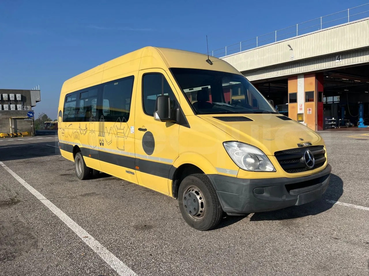 Mercedes-Benz Sprinter - Bus sekolah: gambar 1 Mercedes-Benz Sprinter - Bus sekolah: gambar 1
