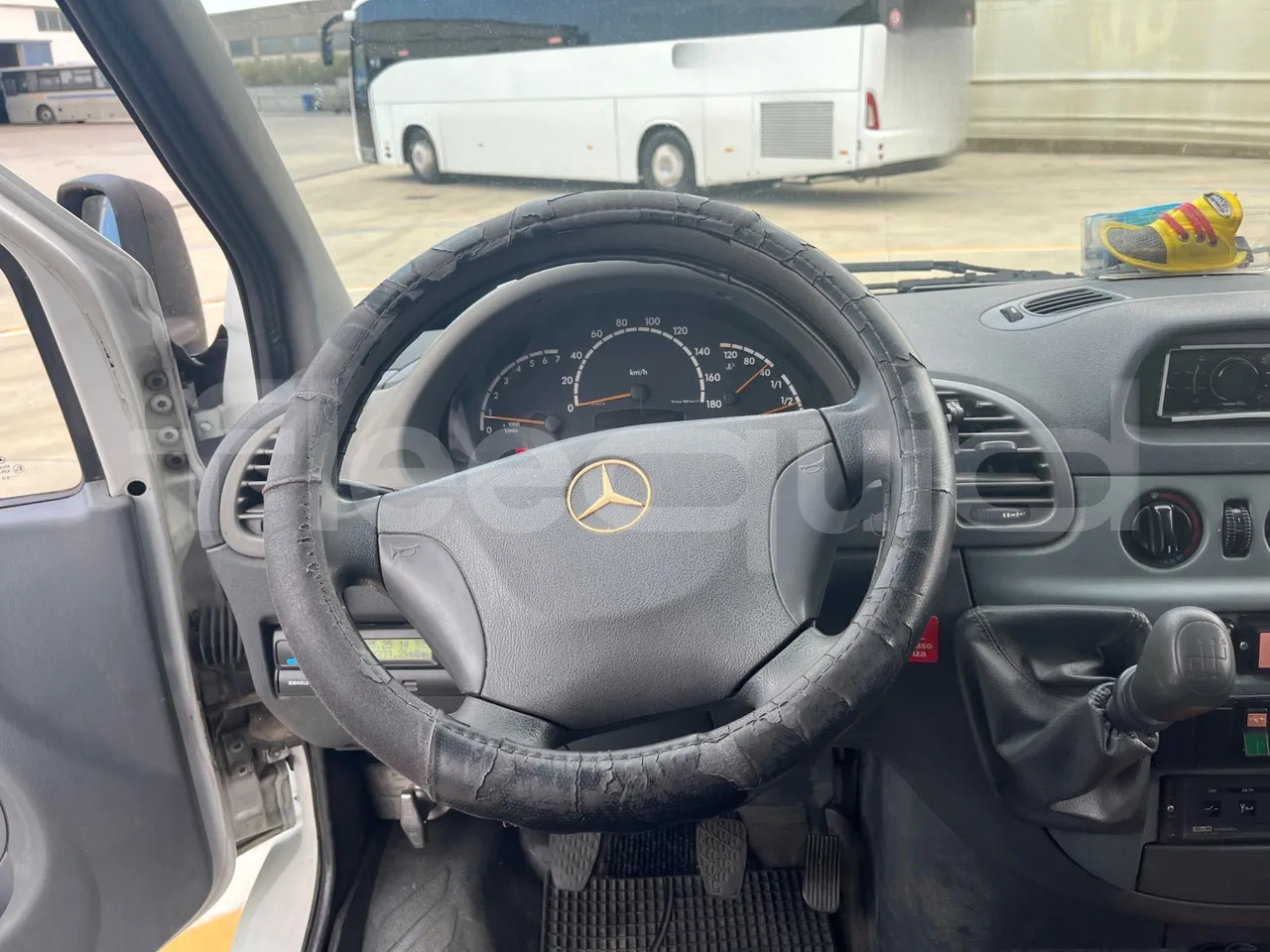 Bus mini, Van penumpang Mercedes-Benz Sprinter: gambar 19