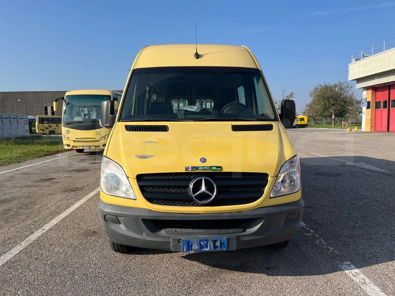 Mercedes-Benz Sprinter - Bus sekolah: gambar 2 Mercedes-Benz Sprinter - Bus sekolah: gambar 2