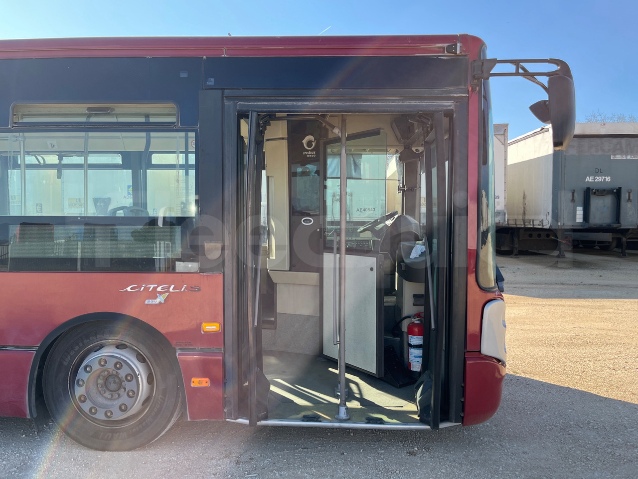 Bus kota N. 6 Iveco Citelis: gambar 13