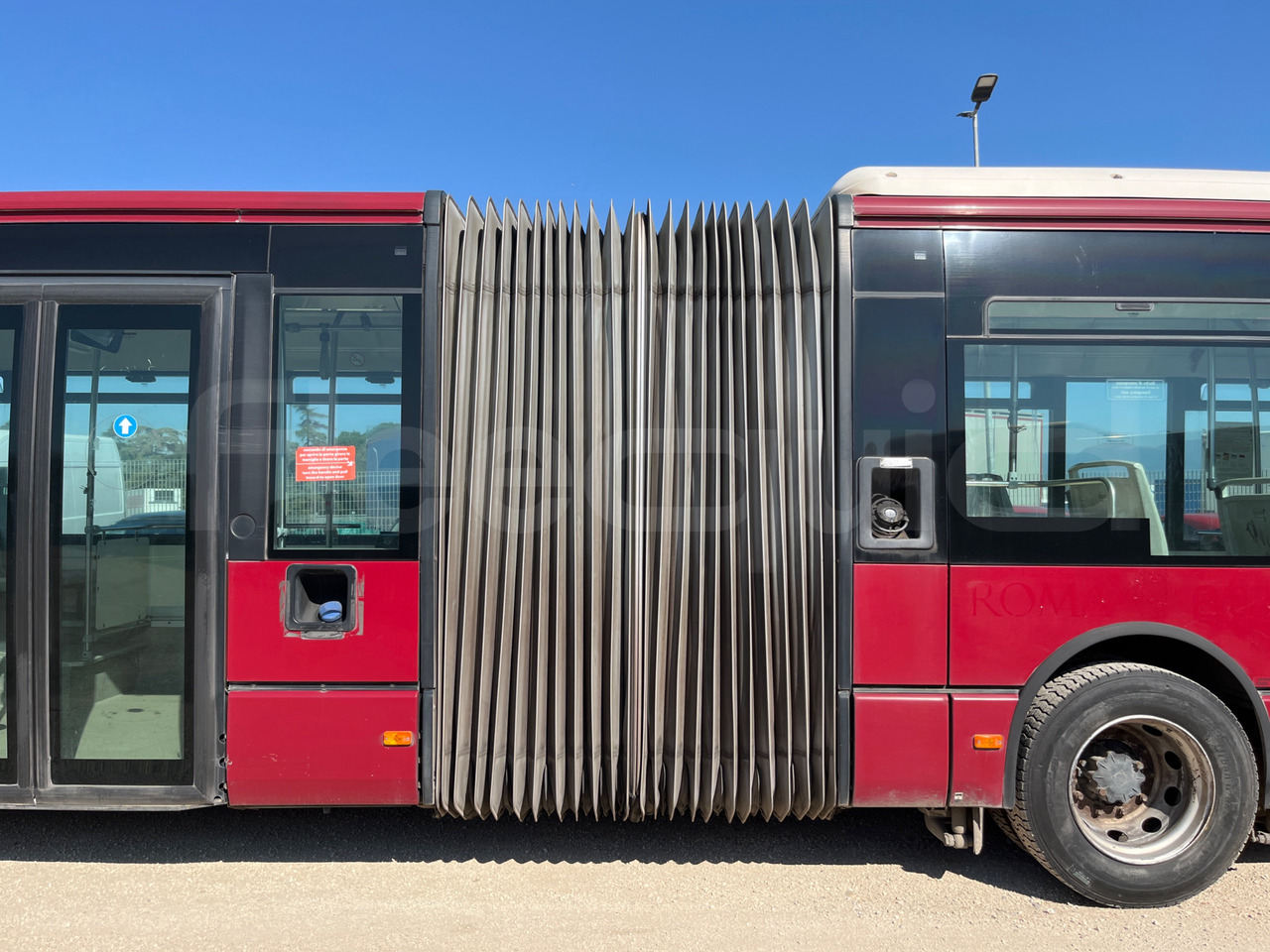 Bus kota N. 6 Iveco Citelis: gambar 17