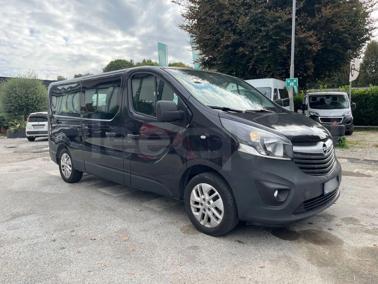 Opel Vivaro - B - Bus mini, Van penumpang: gambar 1 Opel Vivaro - B - Bus mini, Van penumpang: gambar 1
