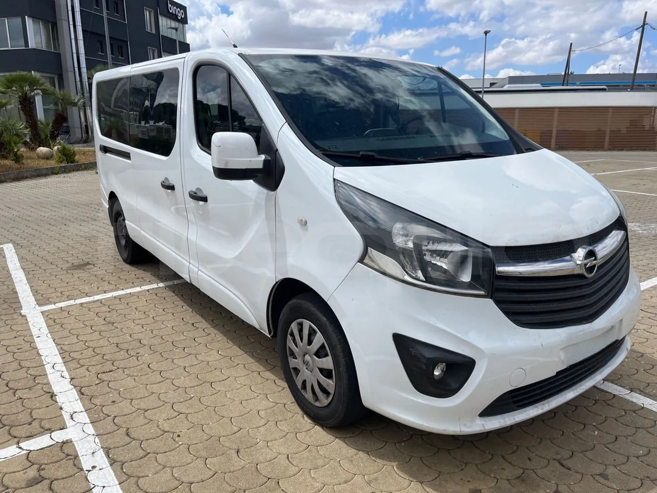 Opel Vivaro - B - Bus mini, Van penumpang: gambar 1 Opel Vivaro - B - Bus mini, Van penumpang: gambar 1