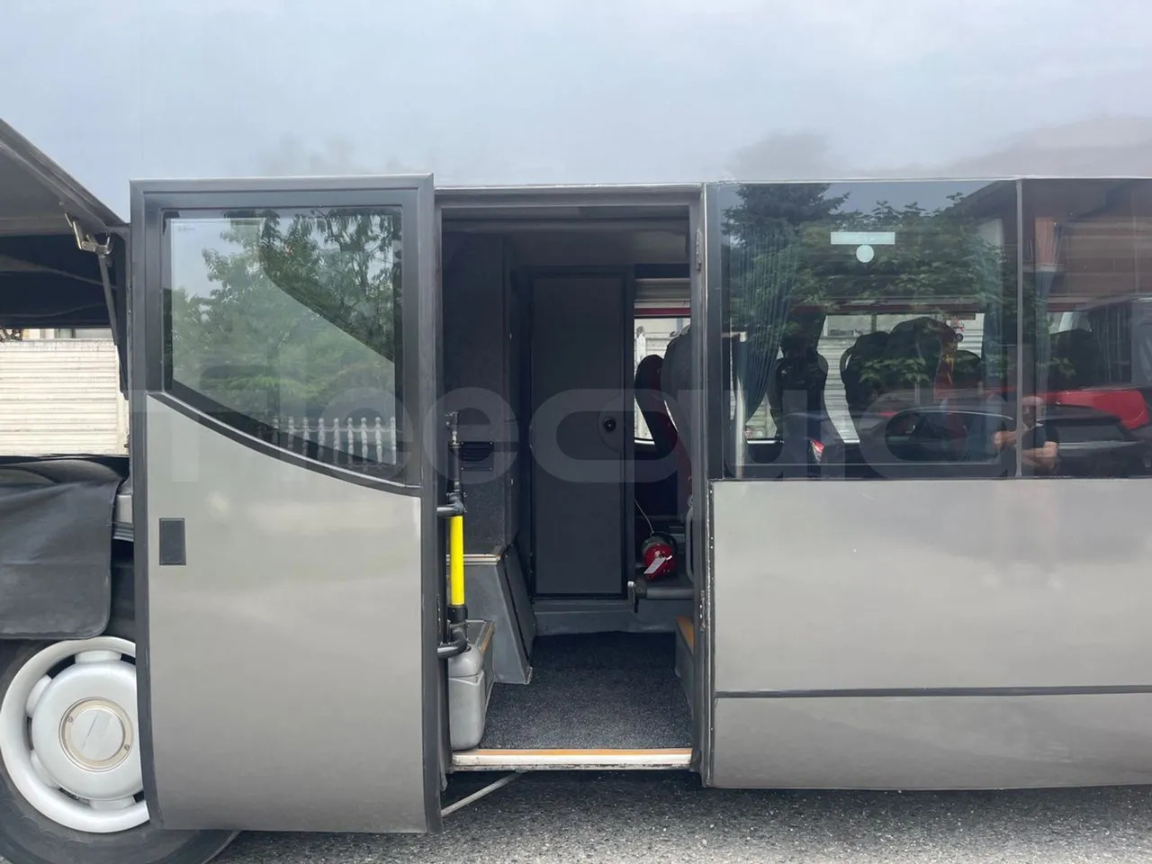 Scania Ayats Bravo 1 - Bus pariwisata: gambar 1 Scania Ayats Bravo 1 - Bus pariwisata: gambar 1