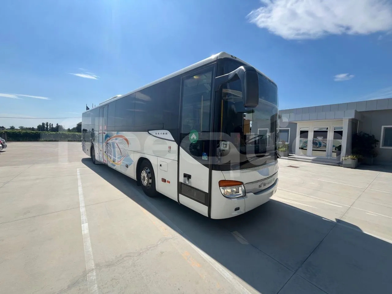 Setra S415 - Bus pariwisata: gambar 1 Setra S415 - Bus pariwisata: gambar 1