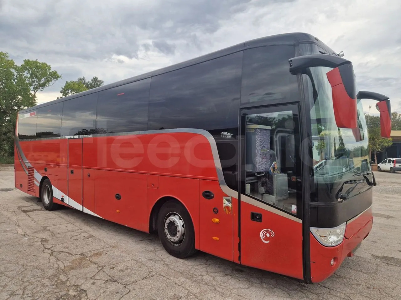 Van Hool Acron - Bus pariwisata: gambar 1 Van Hool Acron - Bus pariwisata: gambar 1
