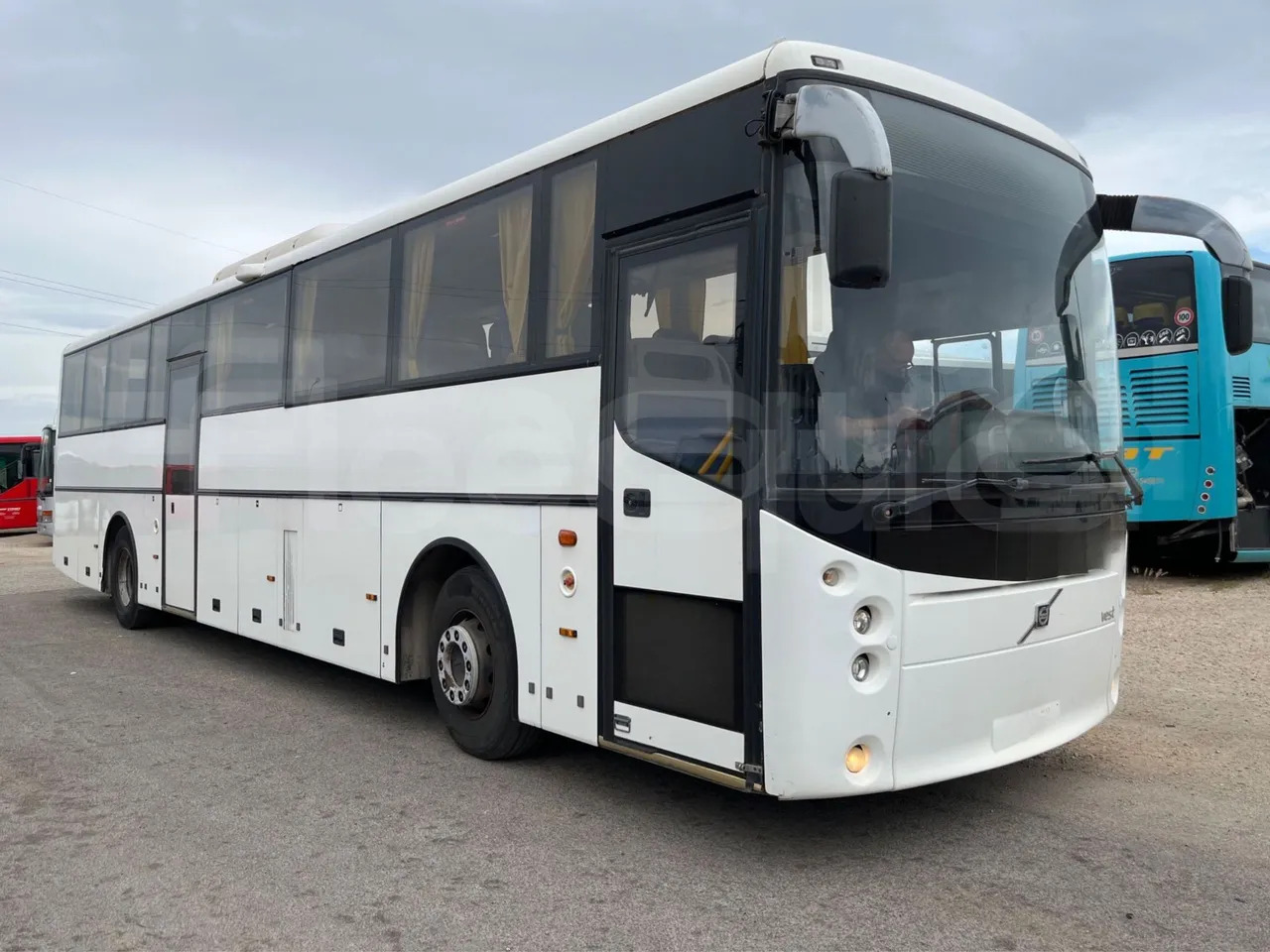 Volvo B12 - Bus pariwisata: gambar 1 Volvo B12 - Bus pariwisata: gambar 1