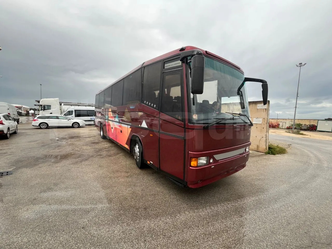 Volvo B12 - Bus pariwisata: gambar 1 Volvo B12 - Bus pariwisata: gambar 1