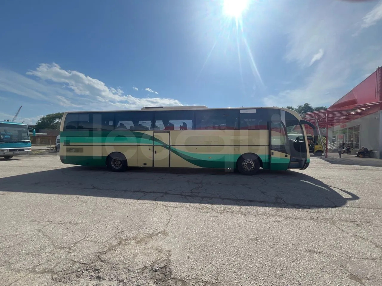 Volvo B12BER - Bus pariwisata: gambar 1 Volvo B12BER - Bus pariwisata: gambar 1