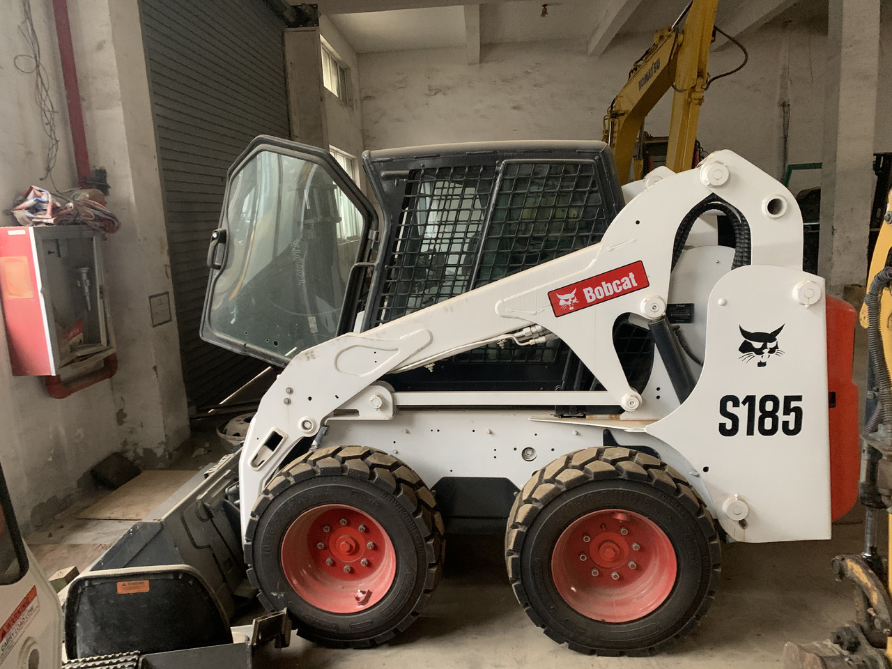BOBCAT S185 - Skid steer: gambar 2 BOBCAT S185 - Skid steer: gambar 2