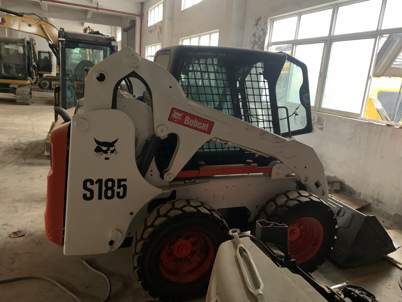 BOBCAT S185 - Skid steer: gambar 5 BOBCAT S185 - Skid steer: gambar 5