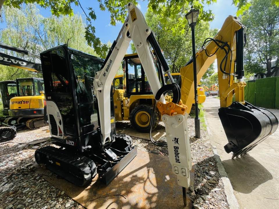 Bobcat 320 - Ekskavator mini: gambar 2 Bobcat 320 - Ekskavator mini: gambar 2