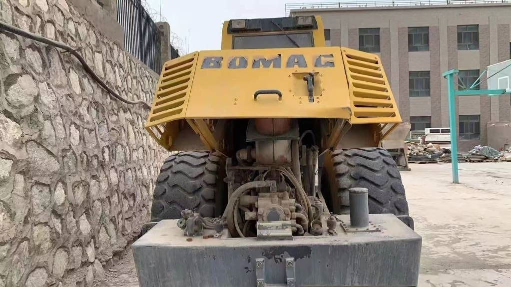 Bomag bw225d-3 - Pemadat: gambar 4 Bomag bw225d-3 - Pemadat: gambar 4