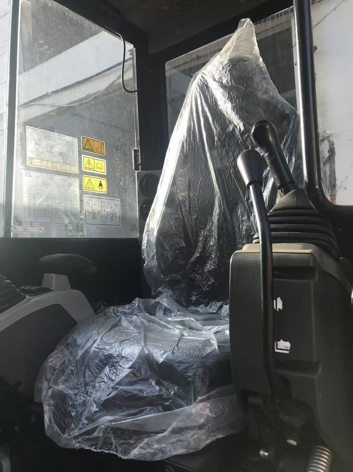 CAT 305.5E2 - Ekskavator perayap: gambar 4 CAT 305.5E2 - Ekskavator perayap: gambar 4