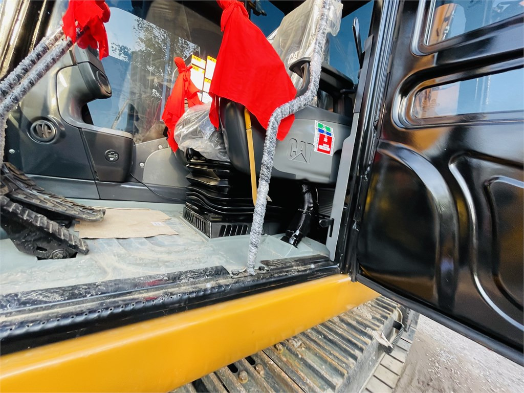 Ekskavator CAT 320D2 L: gambar 17