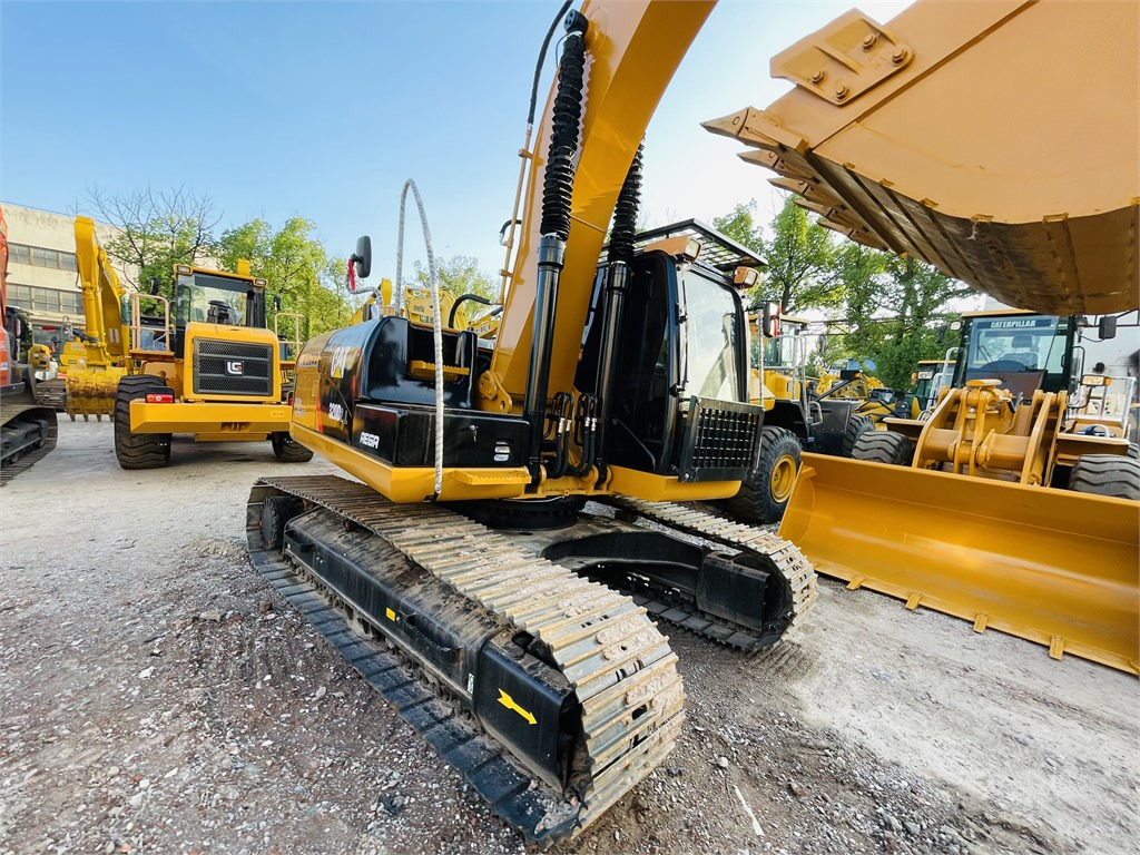 Ekskavator CAT 320D2 L: gambar 11