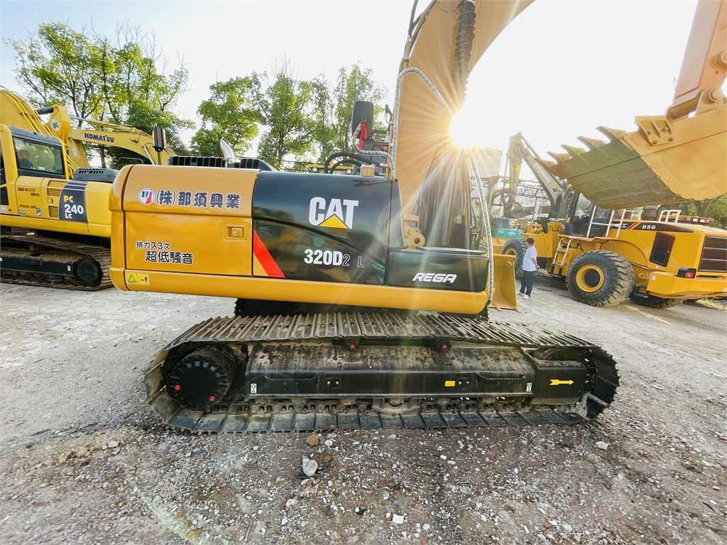 Ekskavator CAT 320D2 L: gambar 9