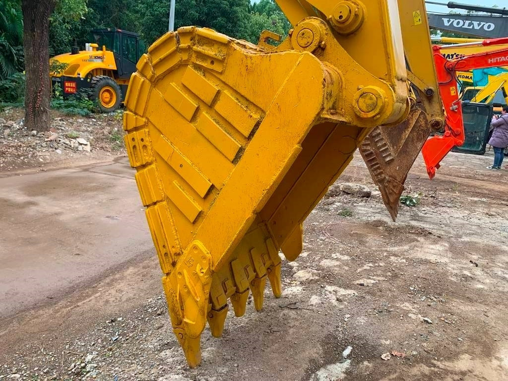 CAT 323 D L - Ekskavator perayap: gambar 2 CAT 323 D L - Ekskavator perayap: gambar 2