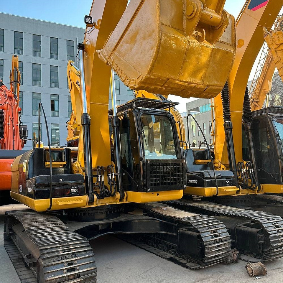 CAT 323 D L - Ekskavator perayap: gambar 1 CAT 323 D L - Ekskavator perayap: gambar 1