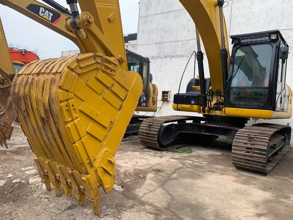 CAT 323 D L - Ekskavator perayap: gambar 2 CAT 323 D L - Ekskavator perayap: gambar 2